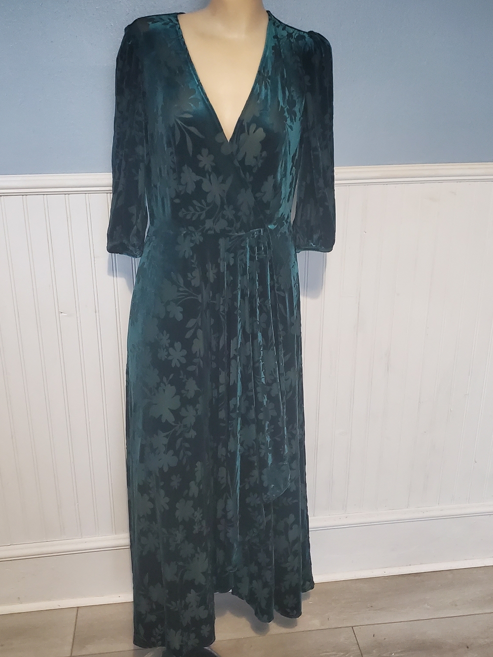 Calvin Klein Green Velvet Burnout Faux Wrap Dress Midi M Cocktail Holiday Party